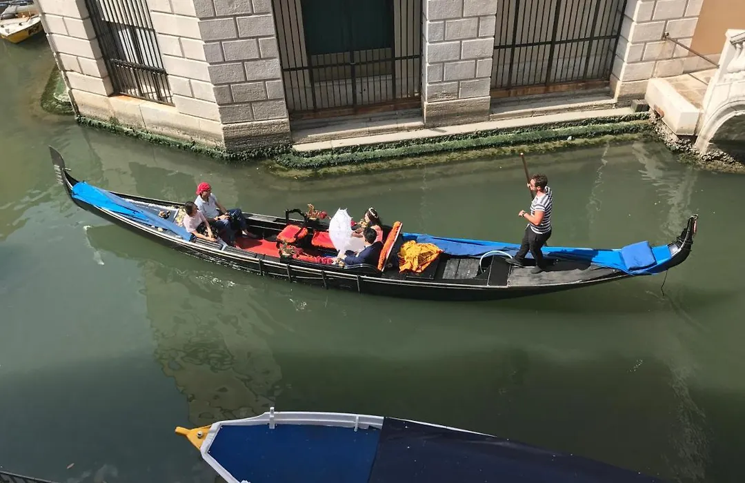 B&B Al Teatro With Canal View-1